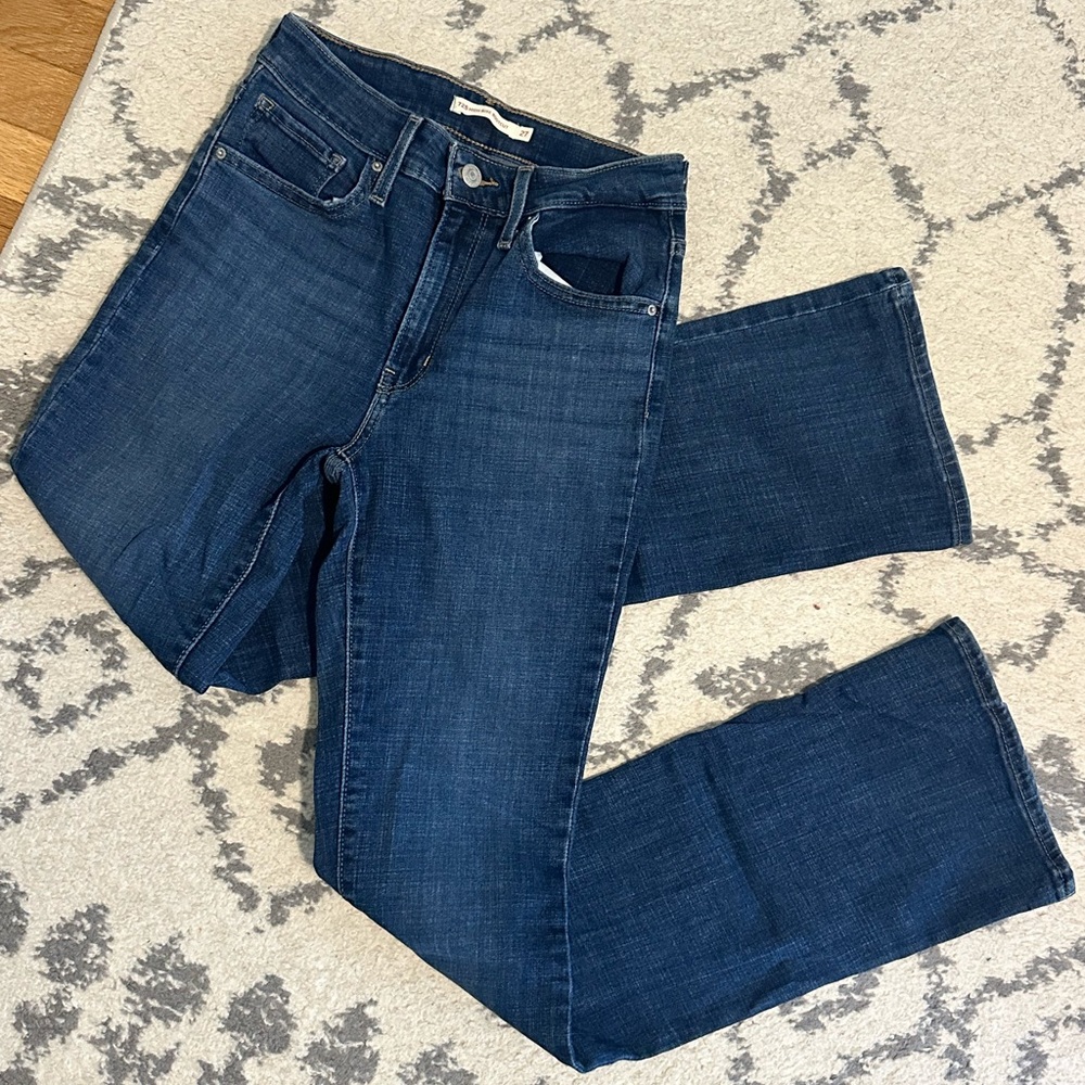 Levis’s 725 High Rise Bootcut Jeans